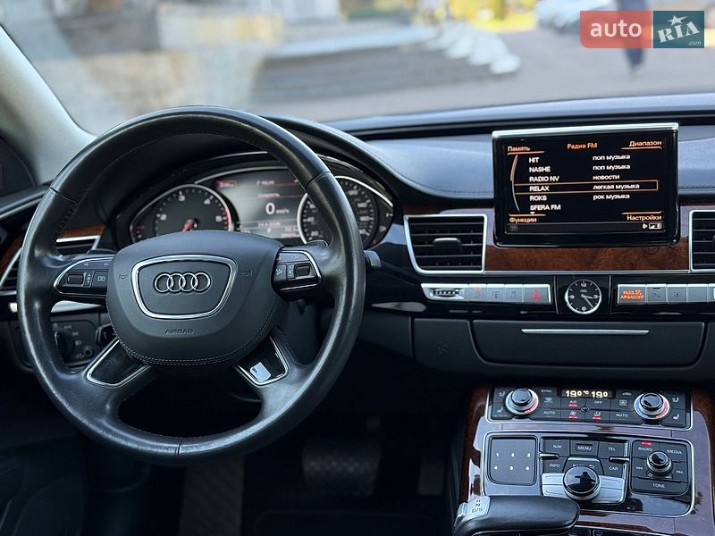 Седан Audi A8 2013 в Рівному