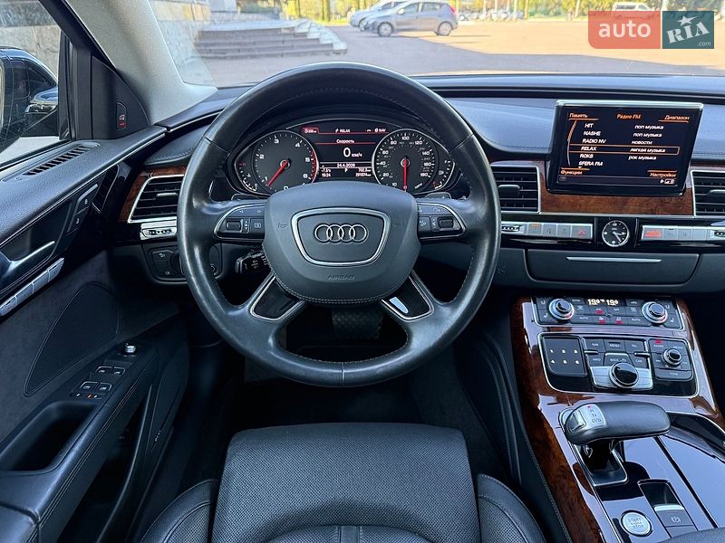 Седан Audi A8 2013 в Рівному