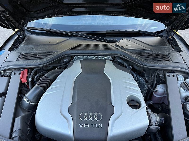 Седан Audi A8 2013 в Рівному