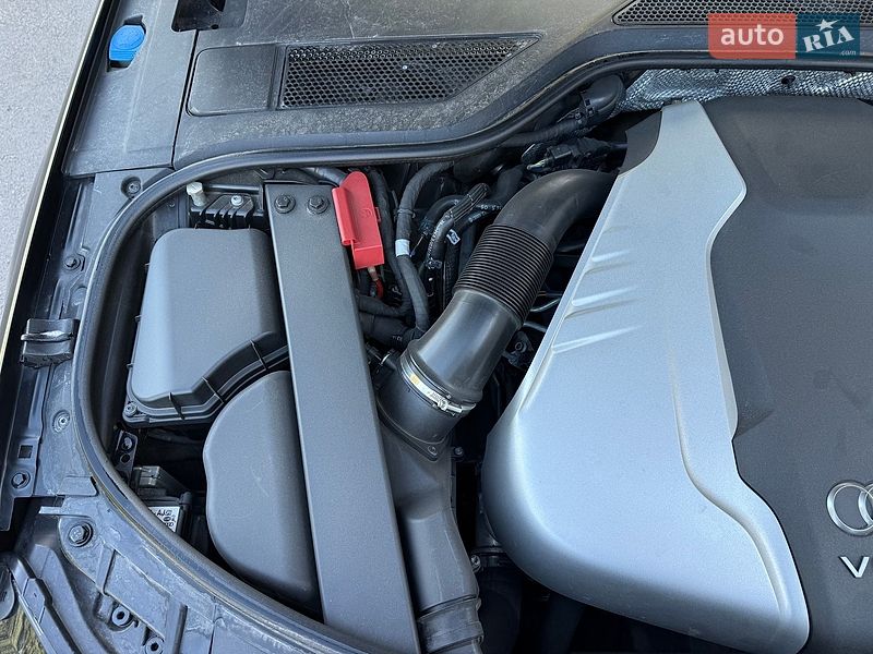 Седан Audi A8 2013 в Рівному