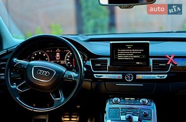 Седан Audi A8 2014 в Черновцах