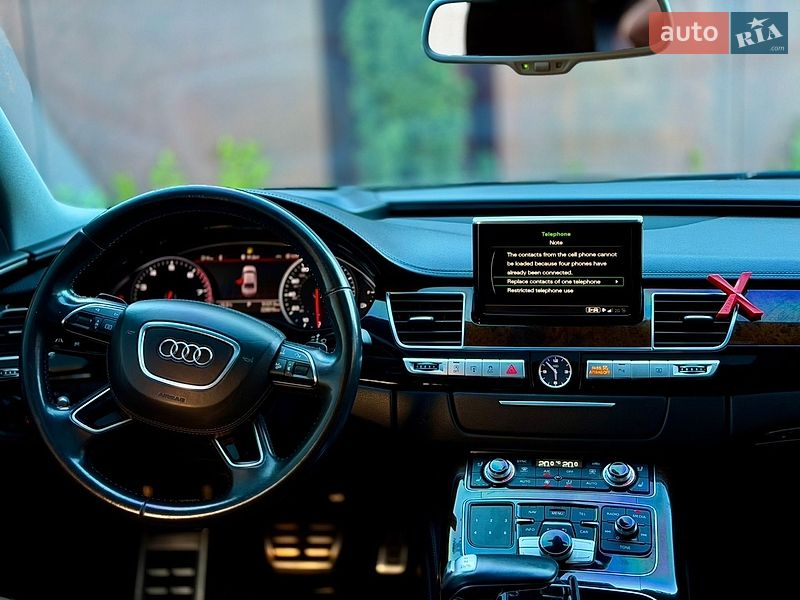 Седан Audi A8 2014 в Черновцах
