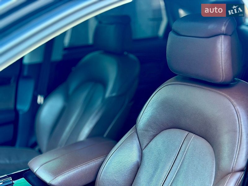 Седан Audi A8 2014 в Черновцах