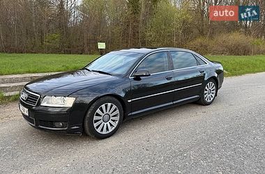 Седан Audi A8 2004 в Яремче