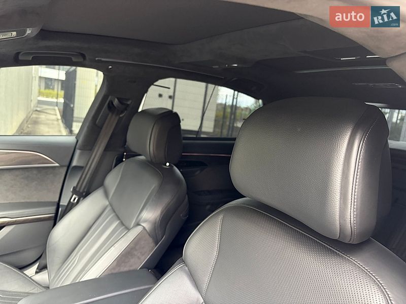 Седан Audi A8 2020 в Києві