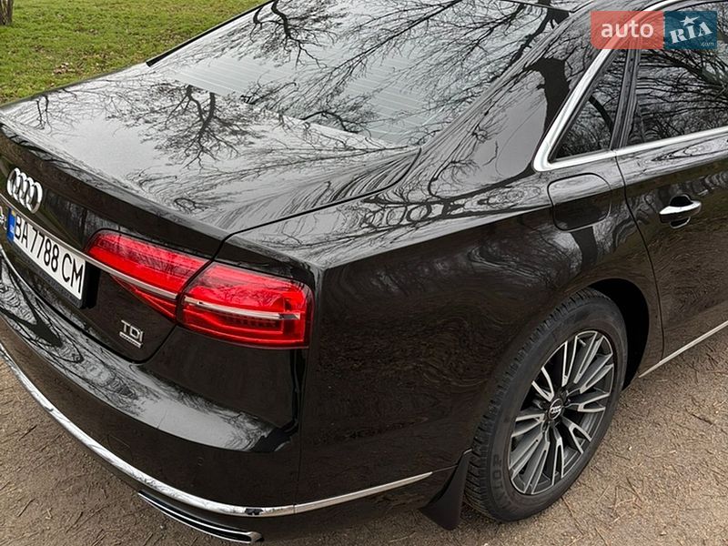 Седан Audi A8 2017 в Кропивницькому