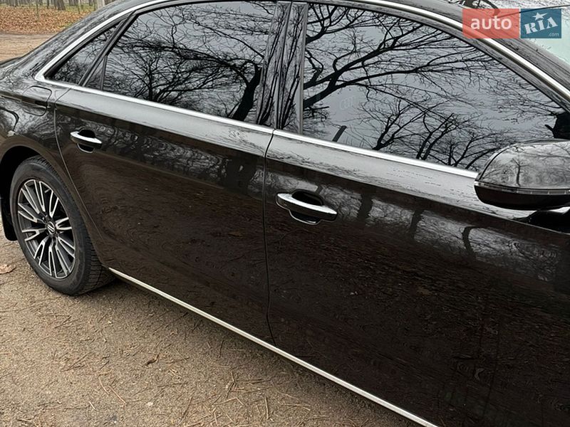 Седан Audi A8 2017 в Кропивницькому