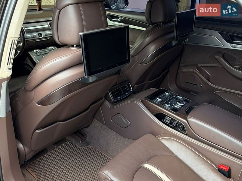 Седан Audi A8 2012 в Кропивницькому