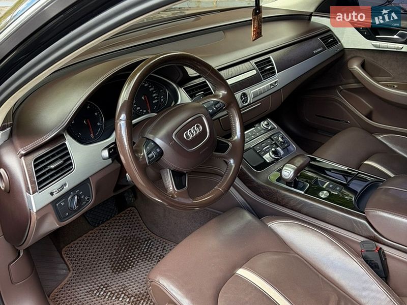 Седан Audi A8 2012 в Кропивницькому