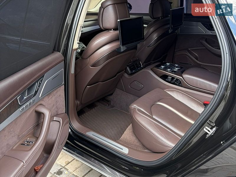 Седан Audi A8 2012 в Кропивницькому
