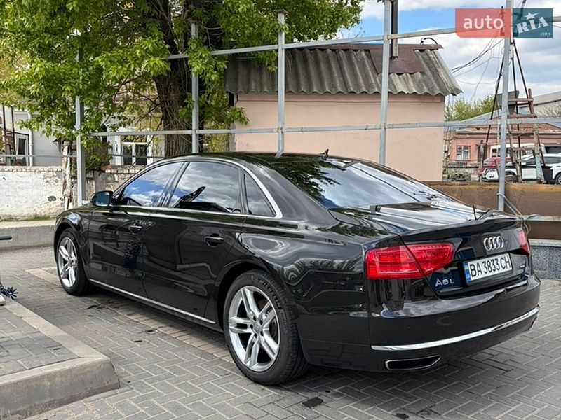 Седан Audi A8 2012 в Кропивницькому