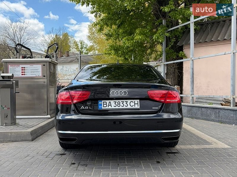 Седан Audi A8 2012 в Кропивницькому