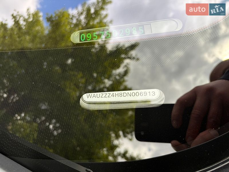 Седан Audi A8 2012 в Кропивницькому