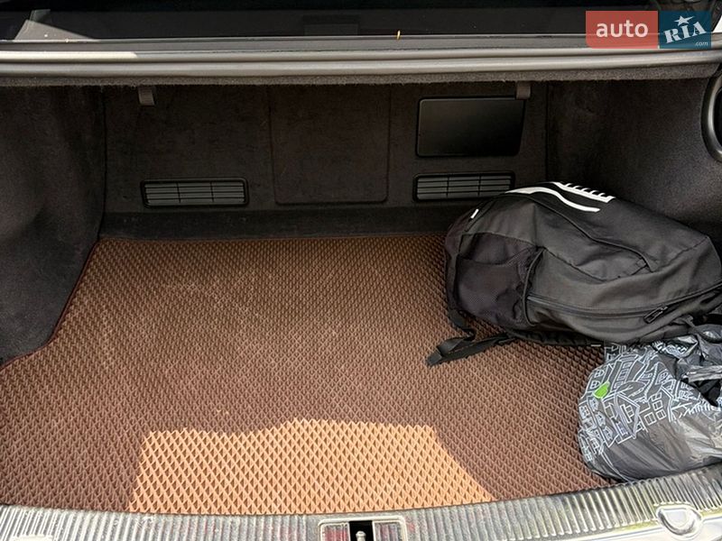 Седан Audi A8 2012 в Кропивницькому