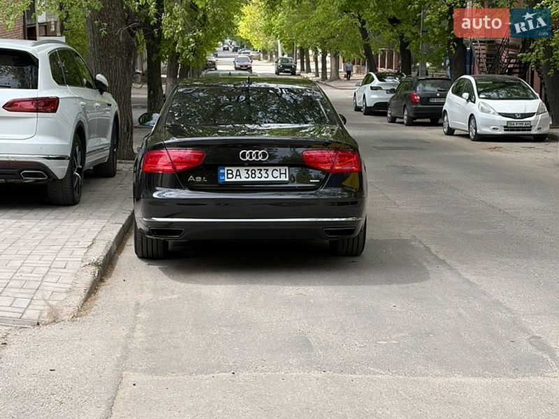 Седан Audi A8 2012 в Кропивницькому