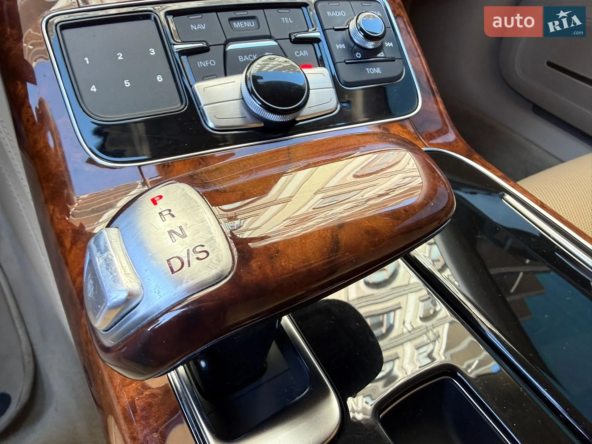 2010 Audi A8 - мініатюра 66