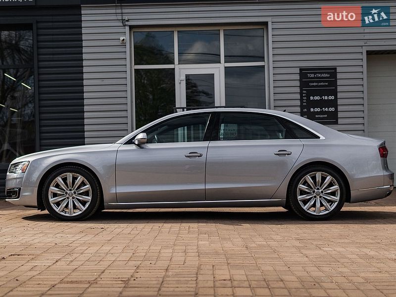 Седан Audi A8 2016 в Кропивницком