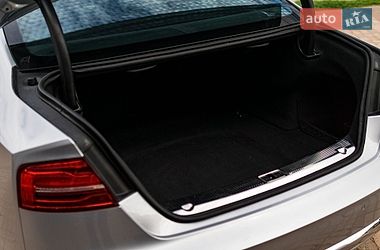 Седан Audi A8 2016 в Кропивницком