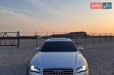 Седан Audi A8 2011 в Березному
