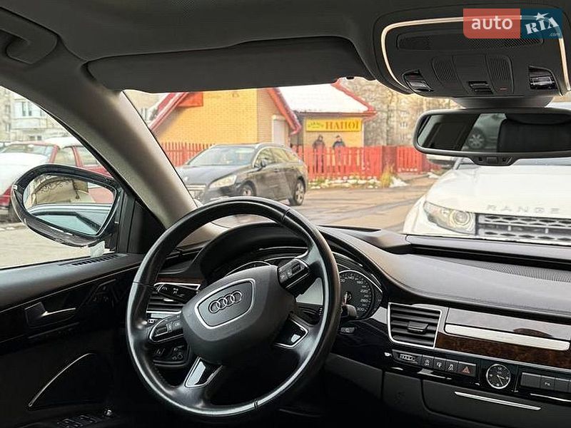 Седан Audi A8 2017 в Стрые