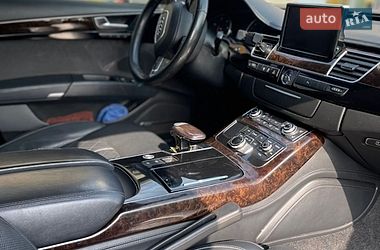 Седан Audi A8 2011 в Львове