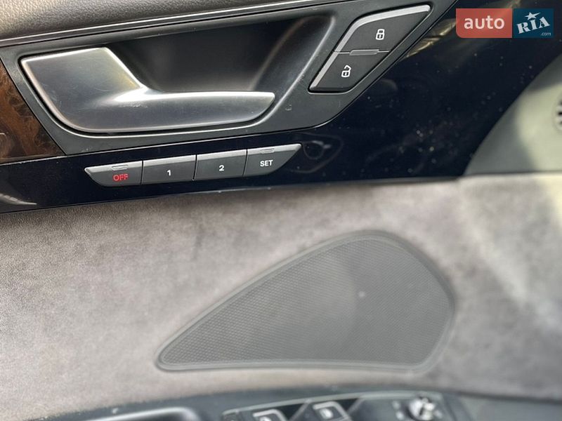 Седан Audi A8 2011 в Львове