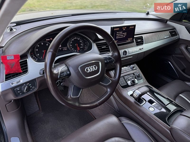 Седан Audi A8 2010 в Днепре