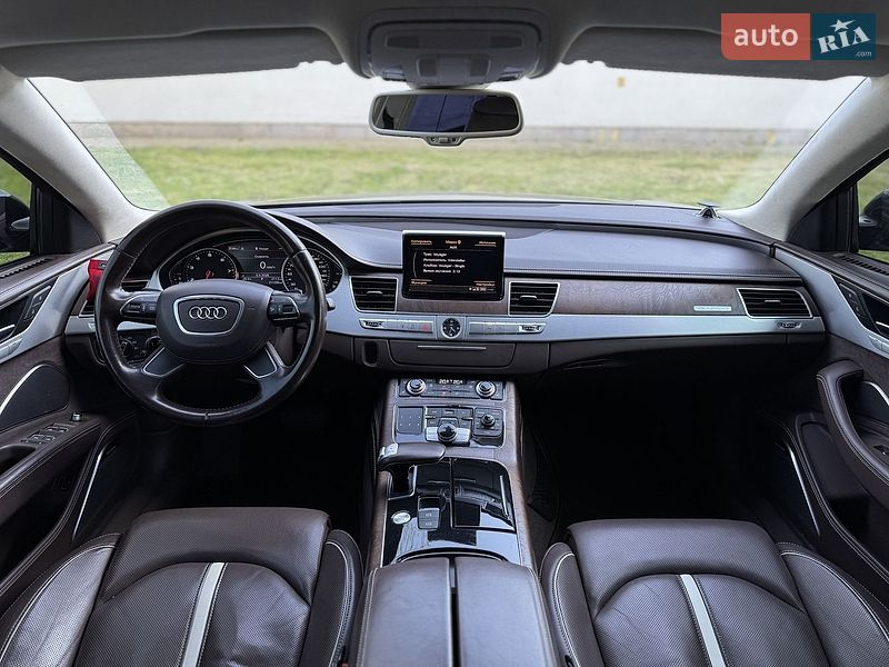 Седан Audi A8 2010 в Днепре