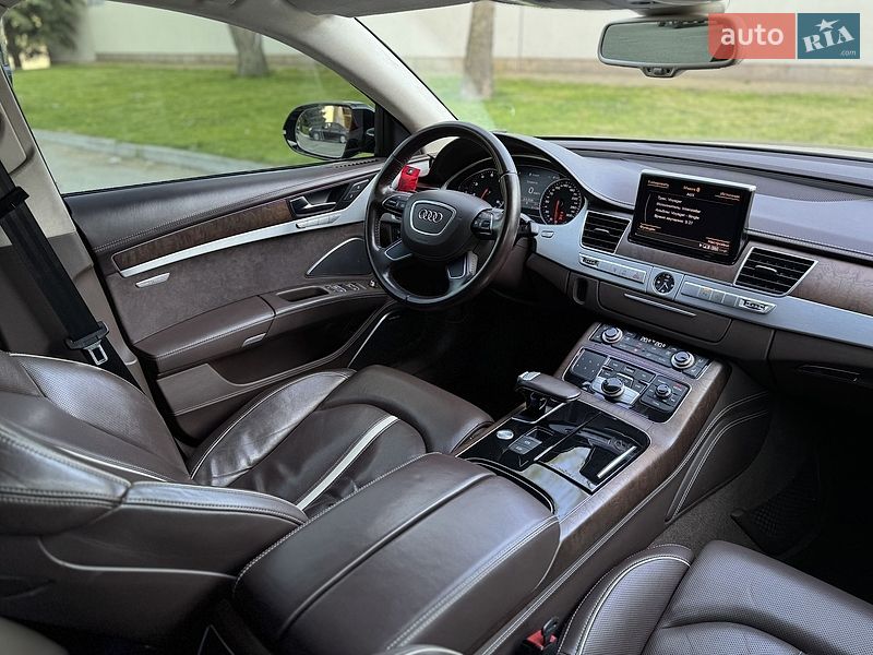 Седан Audi A8 2010 в Днепре