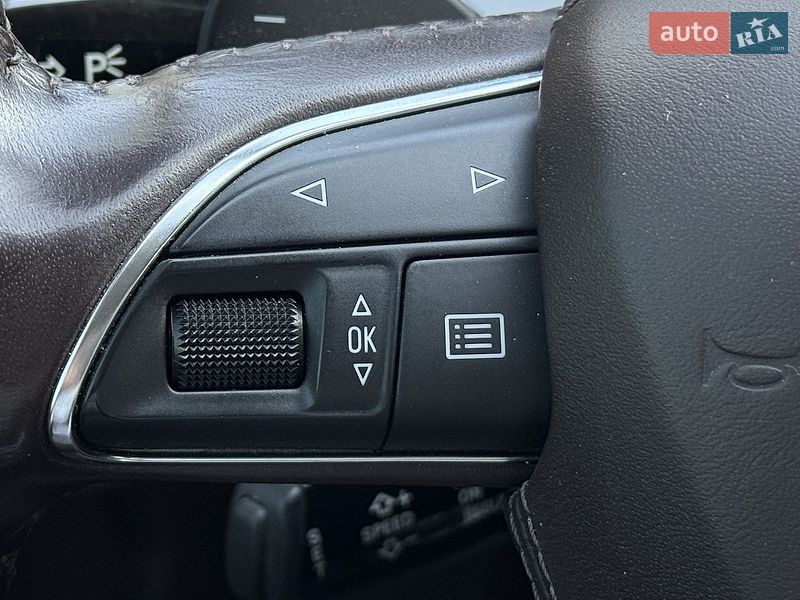 Седан Audi A8 2010 в Днепре