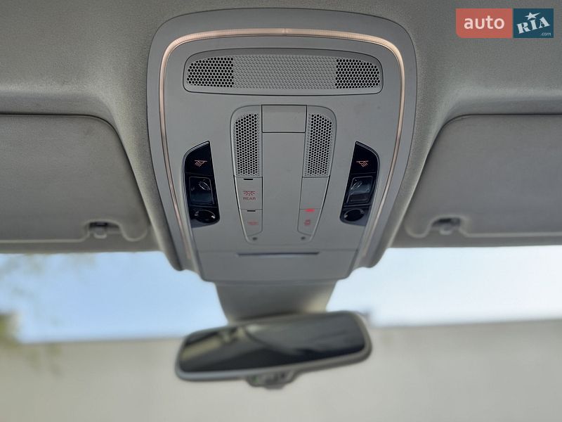 Седан Audi A8 2010 в Днепре