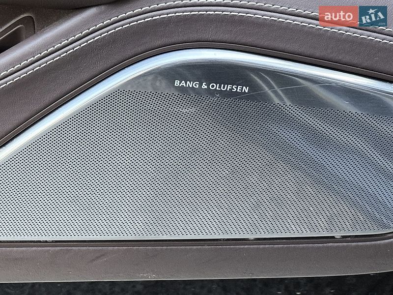 Седан Audi A8 2010 в Днепре