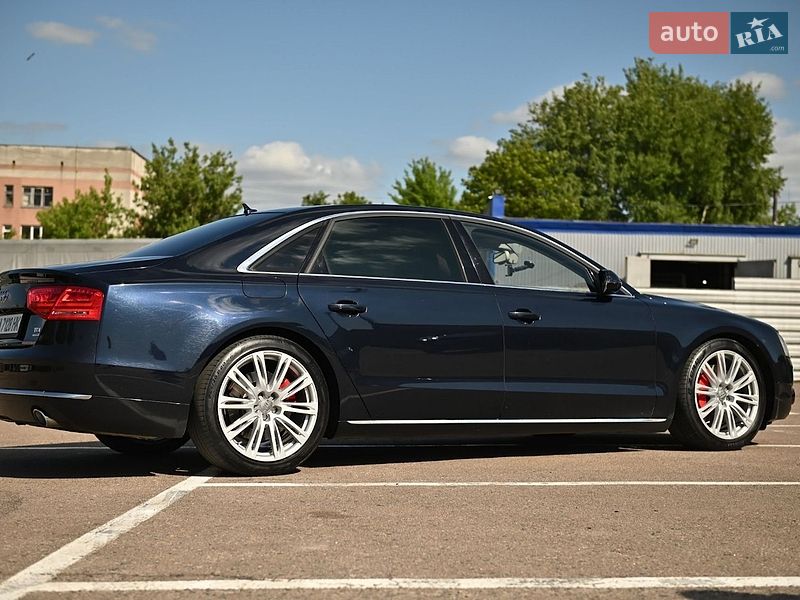 Седан Audi A8 2010 в Ровно