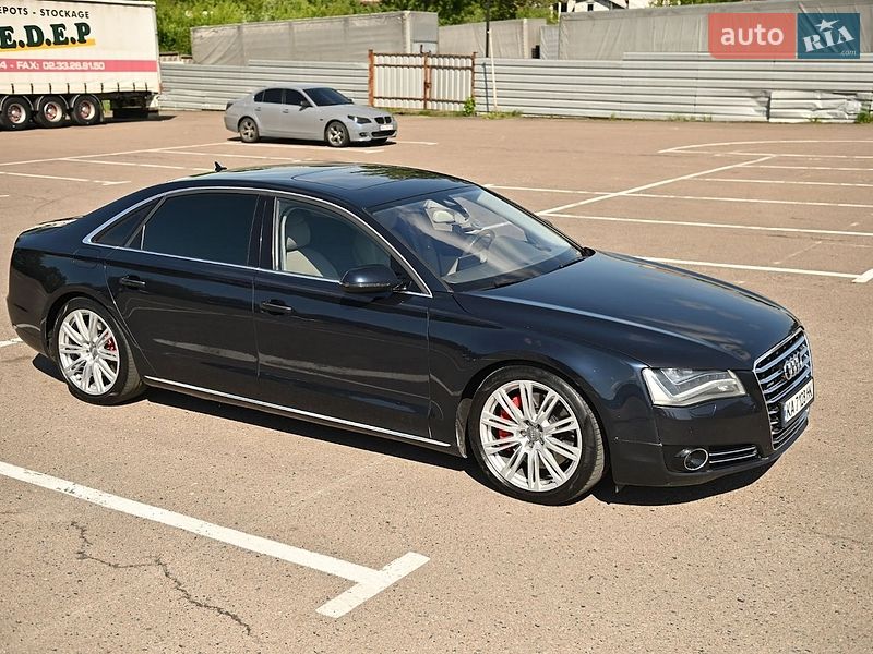 Седан Audi A8 2010 в Ровно