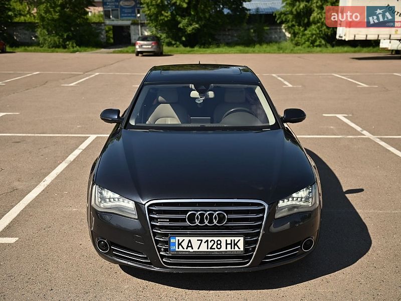 Седан Audi A8 2010 в Ровно
