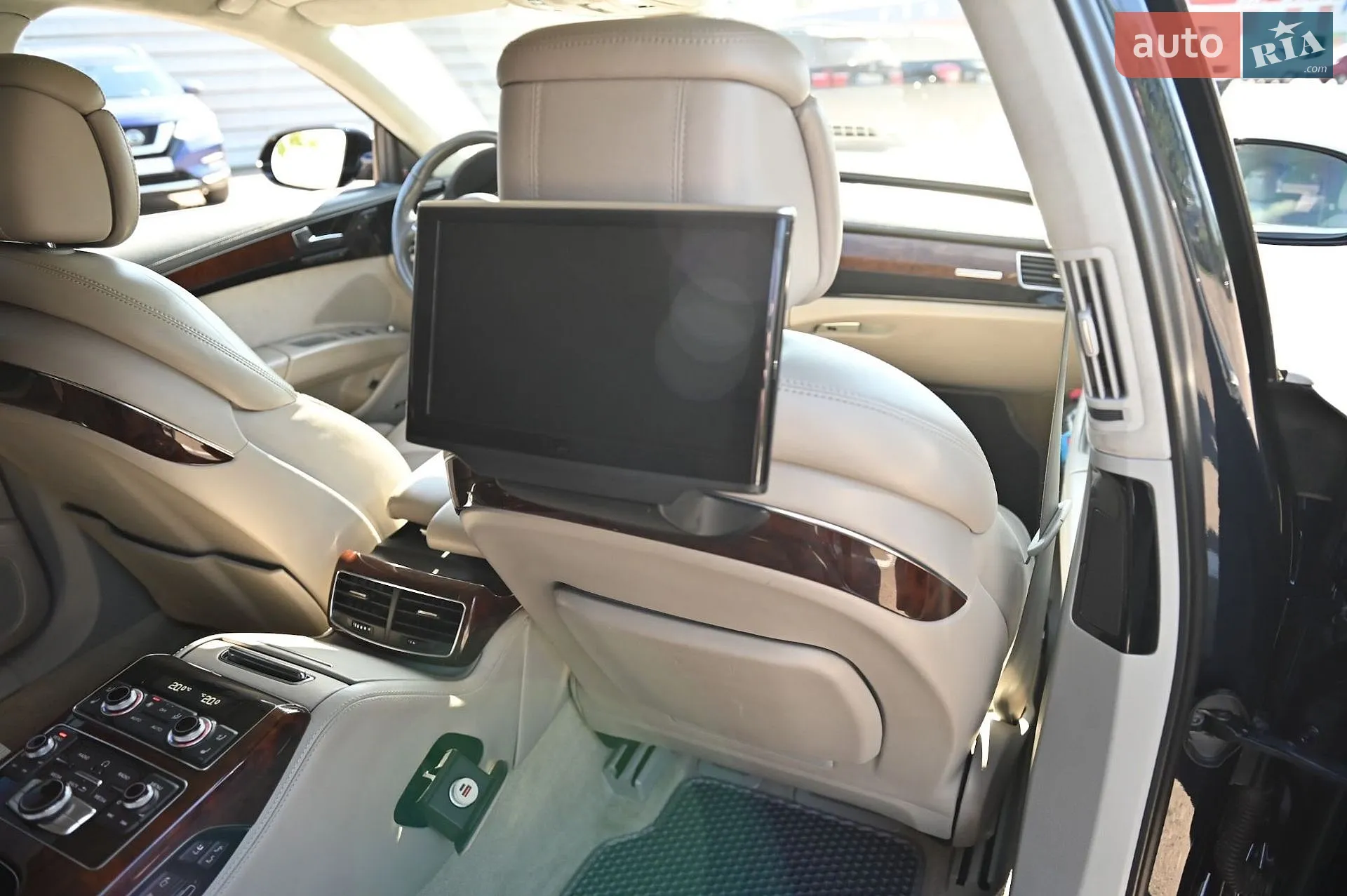 2010 Audi A8 - мініатюра 46