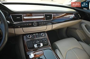 Седан Audi A8 2010 в Ровно