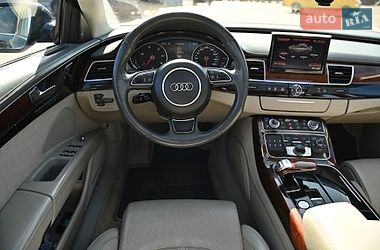 Седан Audi A8 2010 в Ровно