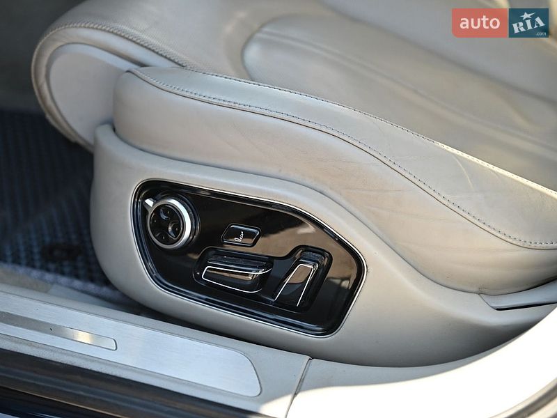 Седан Audi A8 2010 в Ровно