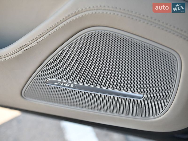Седан Audi A8 2010 в Ровно