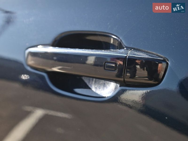 Седан Audi A8 2010 в Ровно