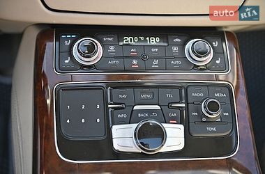 Седан Audi A8 2010 в Ровно