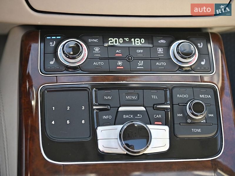 Седан Audi A8 2010 в Ровно
