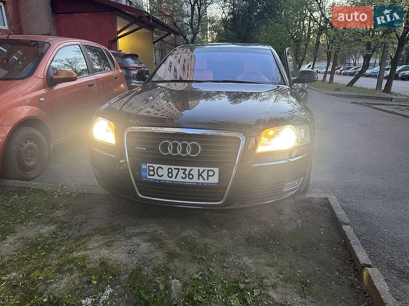 Седан Audi A8 2009 в Львове