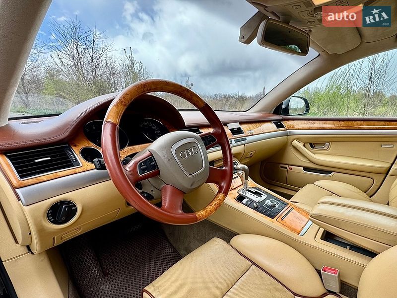 Седан Audi A8 2009 в Львове