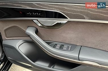 Седан Audi A8 2022 в Киеве