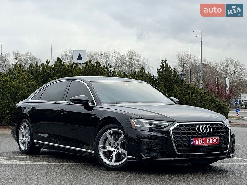 Седан Audi A8 2022 в Киеве