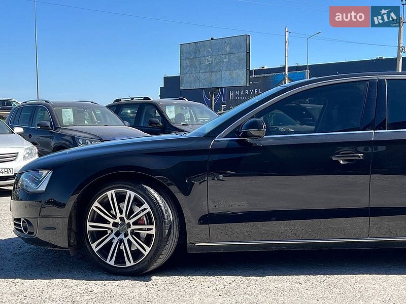 Седан Audi A8 2012 в Львові