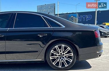 Седан Audi A8 2012 в Львові