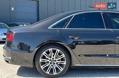 Седан Audi A8 2012 в Львові
